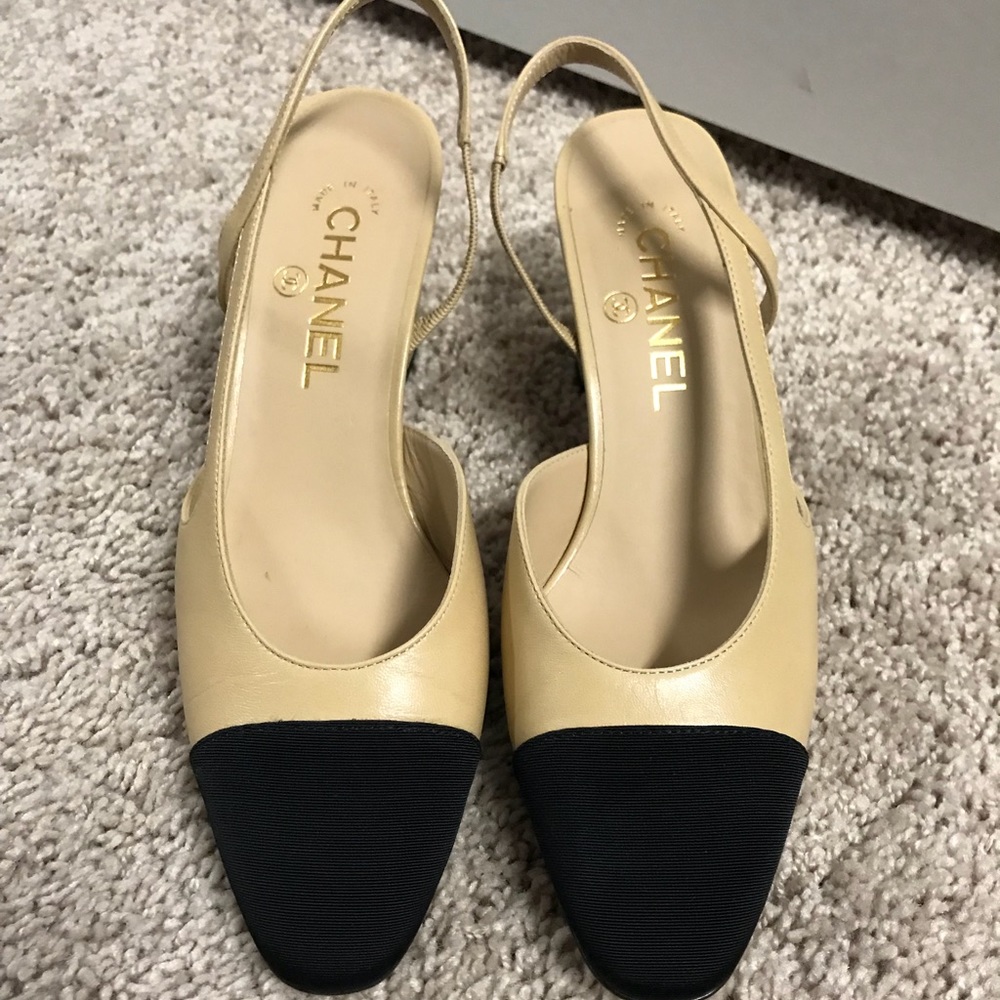 Gorgeous Chanel shoe!